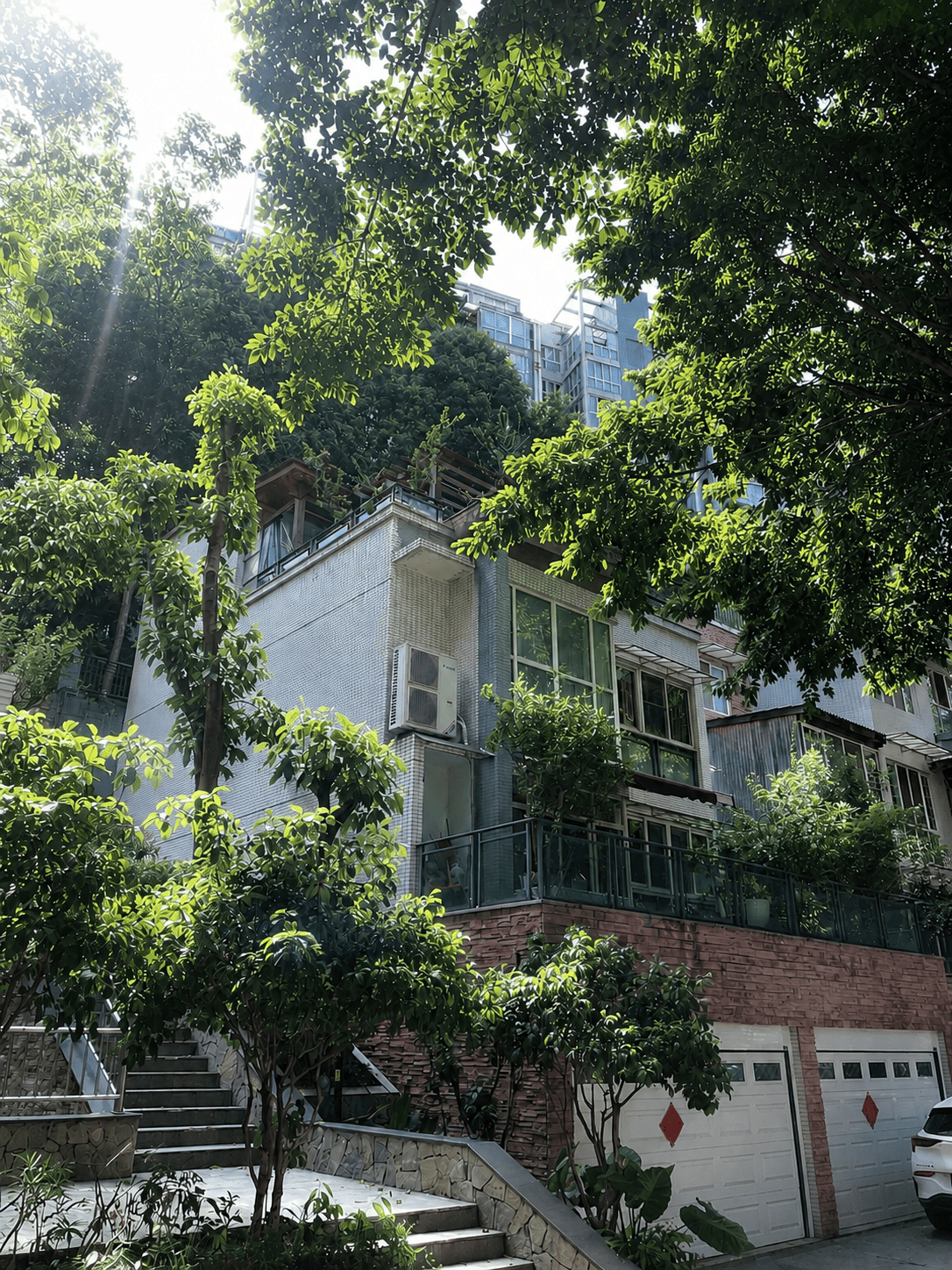 曲靖岛居岁月从容升级：小小岛老别墅加装蒂升悦行款电梯